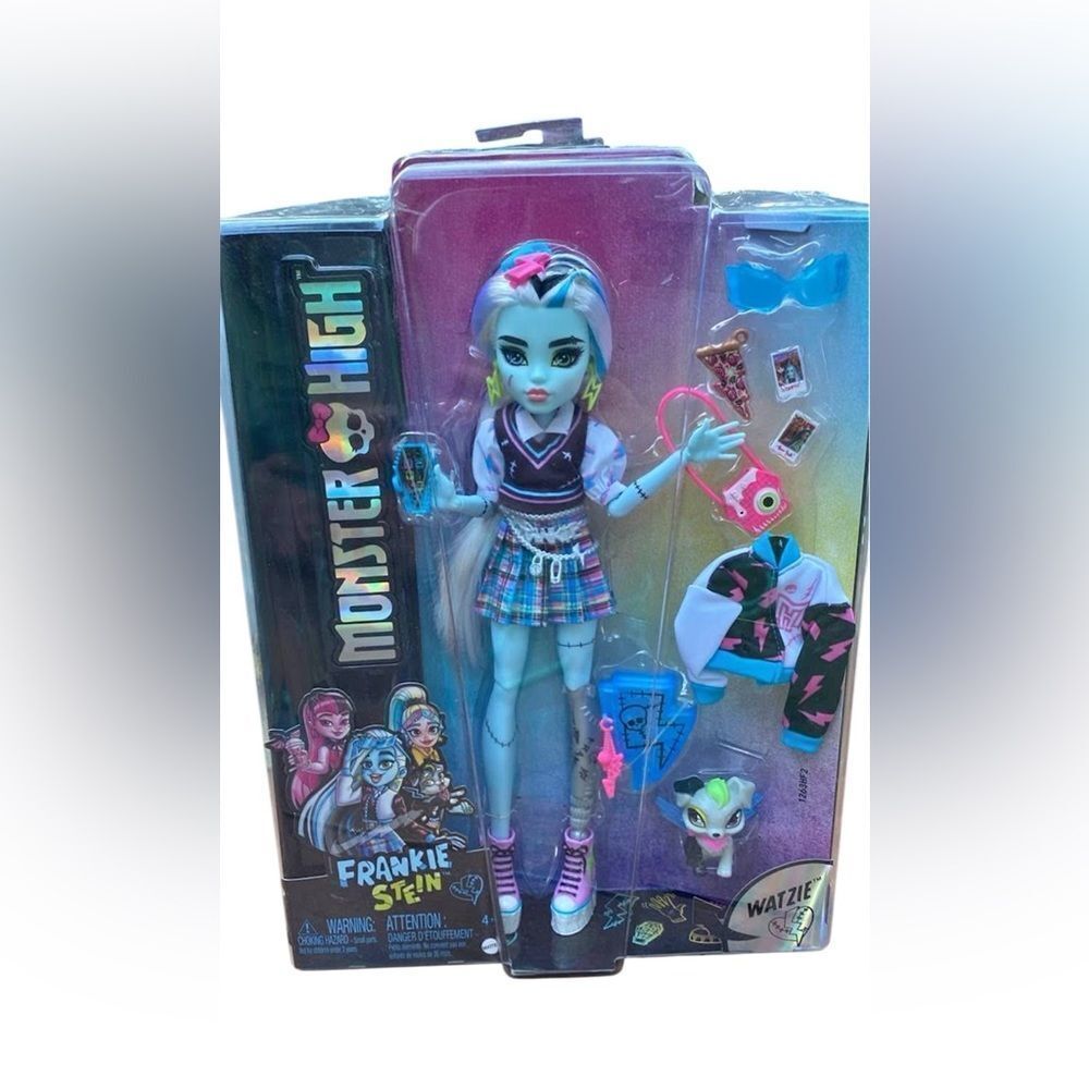 2022 Monster High Frankie Stein Doll-New in Pkg